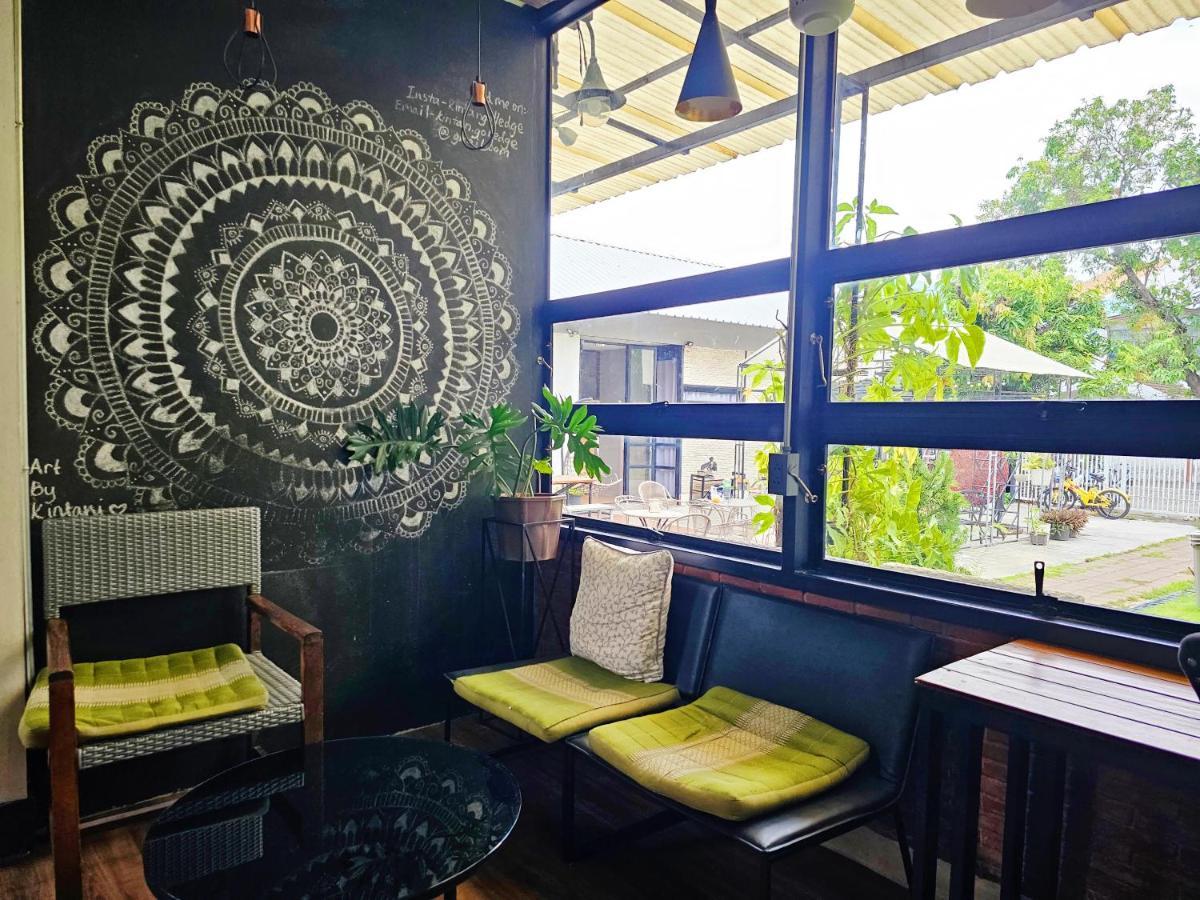 Sherloft Home & Hostel Chiang Mai Exterior foto