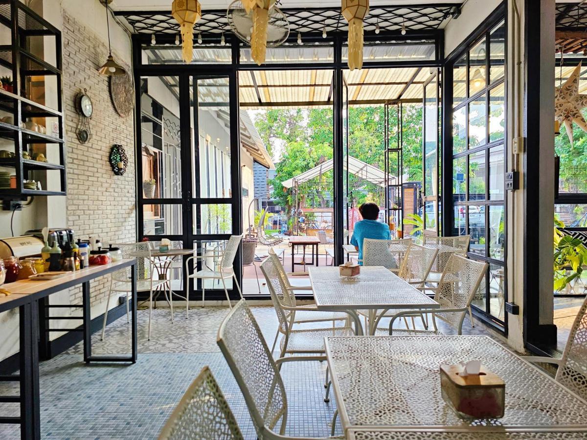 Sherloft Home & Hostel Chiang Mai Exterior foto