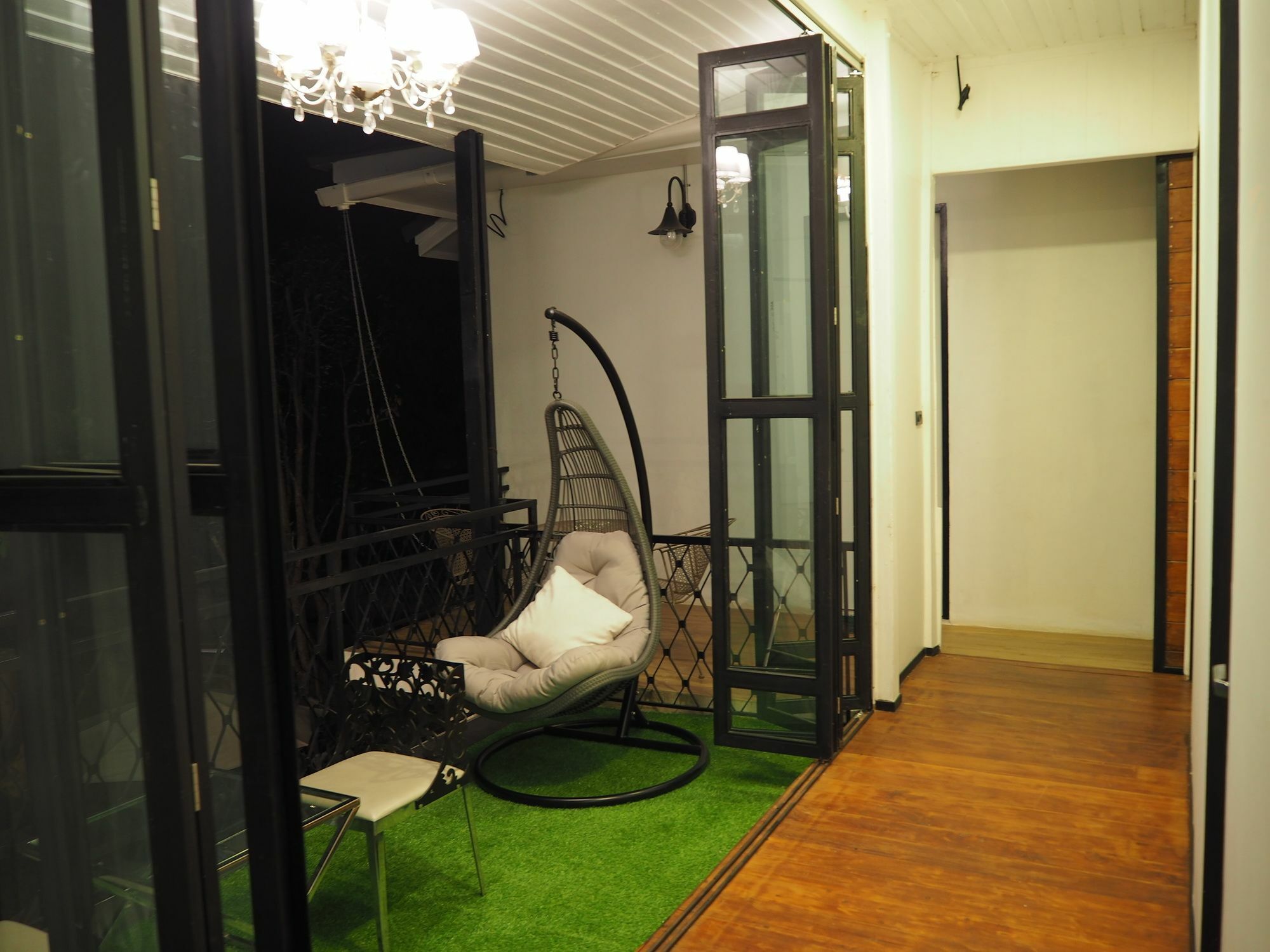 Sherloft Home & Hostel Chiang Mai Exterior foto